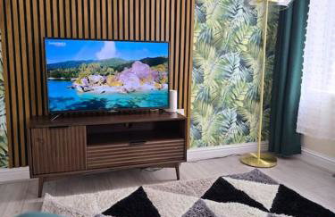 Spacious Home for Longer Stays - Contractors & Relocators Welcome - Photo 2