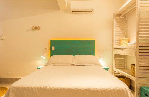 Casa d'Aroeira Residencial Boutique - Centro de Juqueí - Perto de Tudo - 2 quadras do Mar - Serviço de Praia - Roupa de Cama 600 fios algodão Egípcio - Tudo Novo - Estacionamento Interno - Cozinha - Consulte unidades com Ofurô Hidro e Cromoterapia - Foto 33