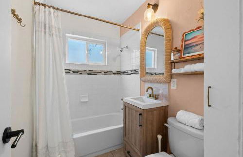 The Palm House by Coastline Vacation Rentals - Foto 38