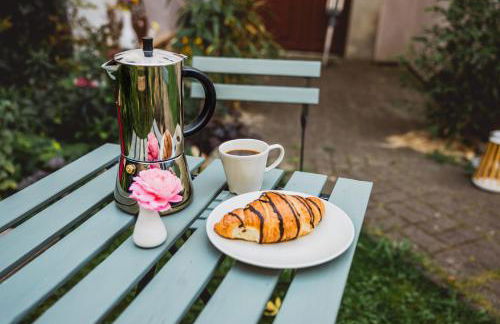 Charmanter Altbau zwischen Altstadt und Klinikum mit Parkplatz - Foto 2