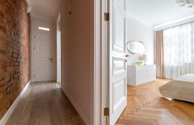 Spb2Day Ulyana Gromova pereulok 8 - Foto 6