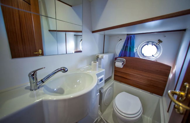 Vintage Houseboats at Niderviller Harbor by Kuhnle-Tours - Foto 27