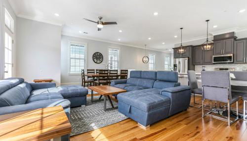 Spacious 5BR Urban Retreat with Balcony & Pool - Foto 2