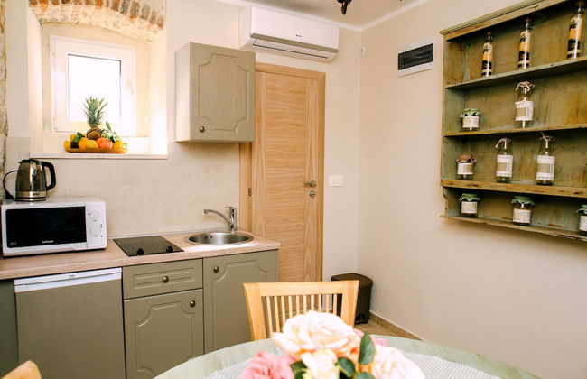 D & Sons Apartments - Photo 57