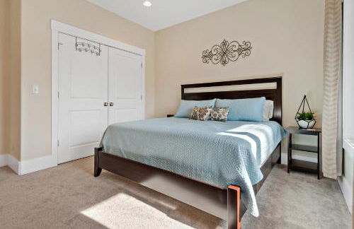 The Waterman Lakefront Luxury with Hot Tub & Private Dock! - Photo 40