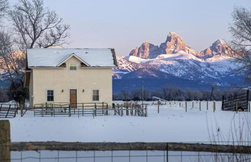 Historic Homestead with Pond and Teton Range Views - Foto 13