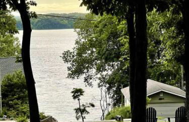 Dreamy Cottage Getaway with Sunset Lakeview - Foto 19
