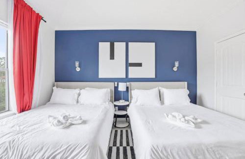 O18B Spacious 3BR Home Sleeps 10 With 2 Living Areas - Foto 41