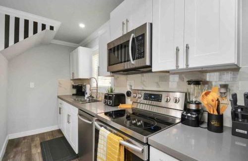 Central Yellow Gem: Cozy Views & Proximity - Foto 36