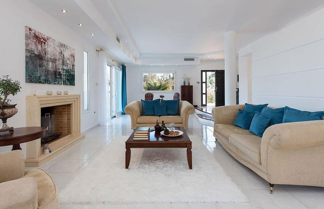 Villa Noulia With 4 Bedrooms and 2 Bathrooms - Photo 27