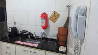 Quarto de Casal Bem Localizado Em apto Compartilhado AP 204 - Foto 2