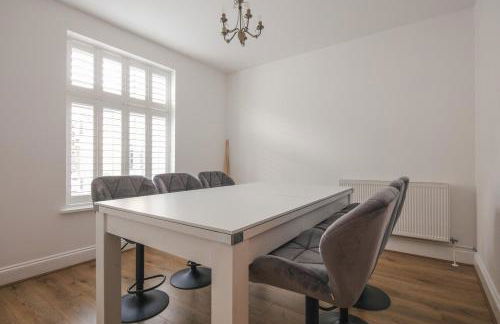 Spacious 3 Bedroom Home with PS5 and Pool Table Near O2 Arena Canary Wharf and Elizabeth Line to Central London - Foto 20