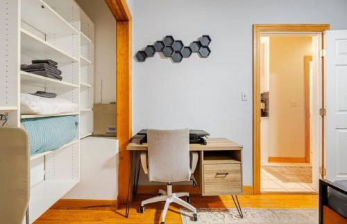 2 Bed Apt w/ Office, Free Parking, Near Wrigley - Foto 9