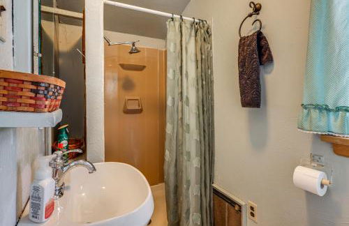 Walk to Lake George Beach Quiet Family Retreat - Foto 17