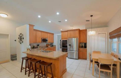 Poolside Miami Paradise with BBQ & Outdoor Lounge - Foto 11