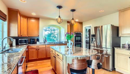 Denver Retreat Home with Stunning Lake, Mountain Views and Luxury Amenities - Foto 2