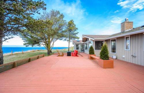 Oceanfront Family Retreat - Foto 35