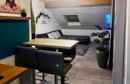 Modern attic apartment with pool view AC and gym - Foto 49