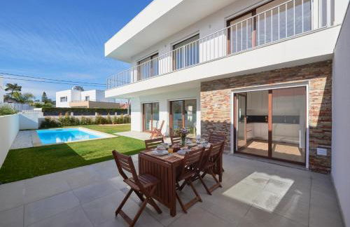 Aroeira Villa w/ Pool near Beach, By TimeCooler - Foto 21