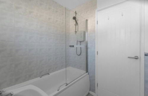 Free Parking - Central - Sleeps 6 - 2 Bedrooms - Foto 13