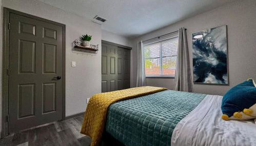 Central Midtown Apt-Secure Parking-Walk to Target - Foto 2