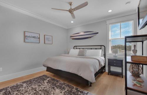 Golf Cart, 3 King Beds, Covered Rooftop Area, Half Mile to Beach! - Foto 30