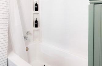 King Size Bed, Near Hwy, Work Desk, Close Parking - Foto 12