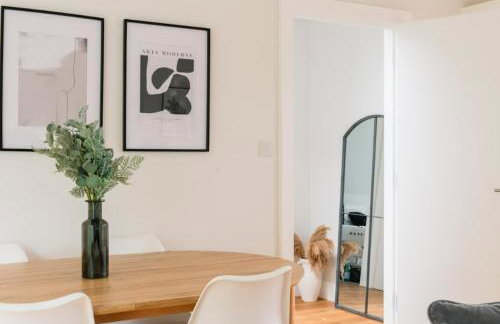 Contemporary 2 Bed Loft Honor Oak, London Apt - Photo 7