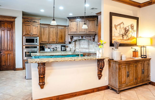 Peaceful Luxurious Ranch Family Reunion - Photo 11