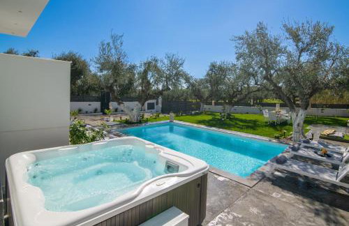 Royal View Villa - Private Pool & Hot Tub - Foto 2