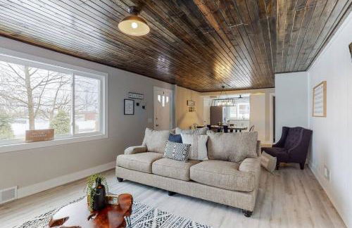 Steps to the HOF-Football Fans Dream Stay - Foto 11