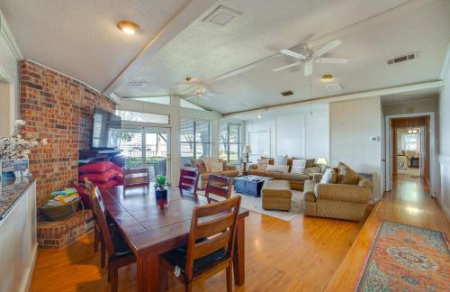 Family Retreat on Cedar Creek Lake! Dock and Views - Foto 4