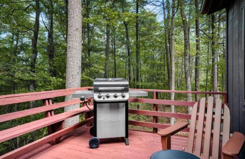 Hot Tub Deck Screened Porch Fire Pit & WiFi - Photo 7