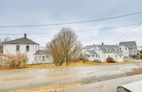 Cozy Maine Getaway Covered Deck, Walk to Beach! - Photo 22