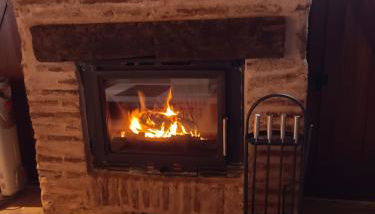 Balcón de la Moreria con leña - Foto 2