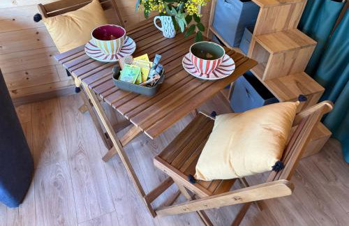 Évasion romantique en roulotte autonome avec confort moderne en pleine nature - FR-1-591-552 - Foto 5