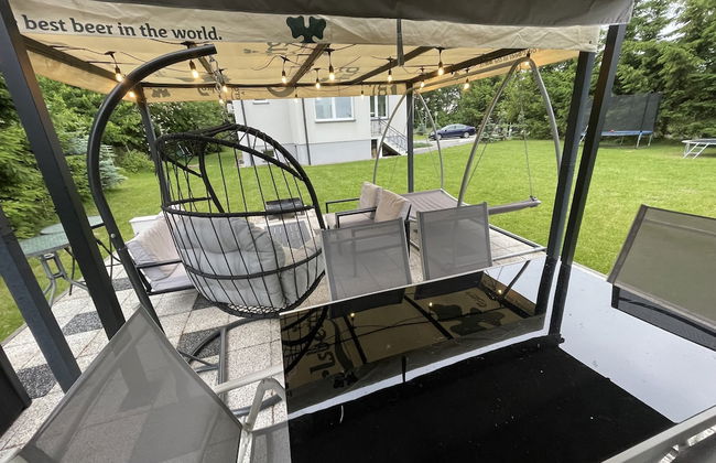 Modern House with Garden - Photo 31