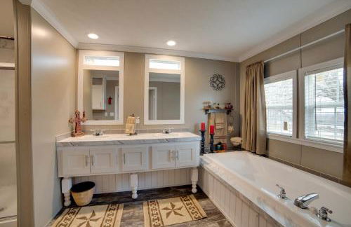 Steps to WES Arena Pet-Friendly Cabin with Deck! - Photo 13