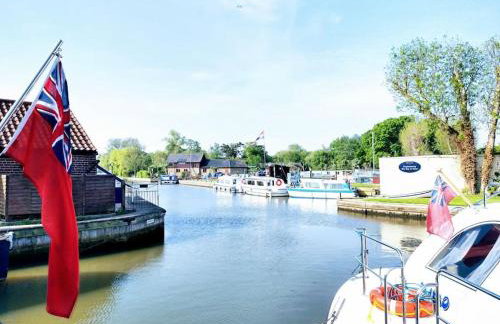 TAIL END: Bijoux Broads & Beach Base! Now with TV! - Photo 35