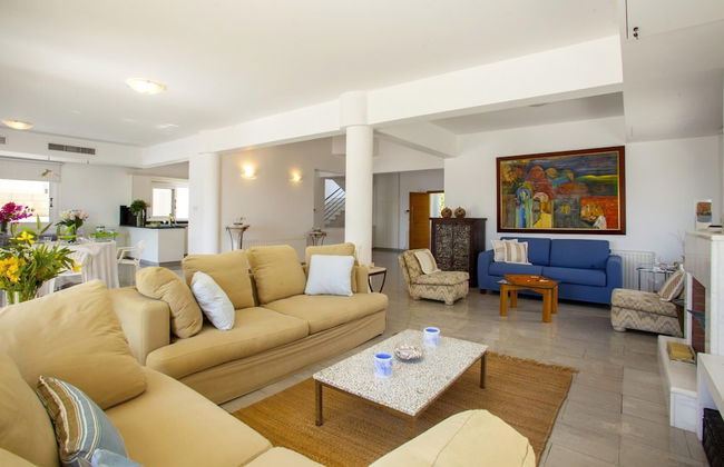 Sunset Beachfront Villa Meneou - Foto 4