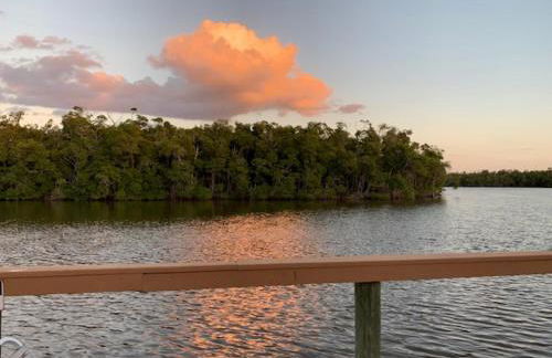 River Wilderness Waterfront Cabins - Photo 7
