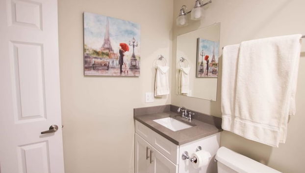 2 Level Home near Wrigley - Foto 3, Zimmer