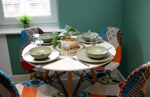 Carnforth 91 by Alt-Stay - 2 Bed En Suite Home - Parking, WiFi & King Bed - Contractors & Relocations - Weekly & Monthly Rates - Foto 17