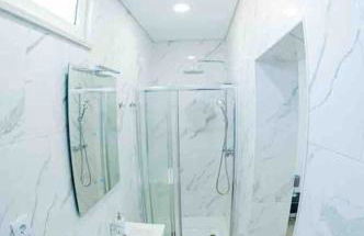 Bright and modern flat with air-con and free parking - Foto 10