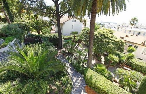 PALMERAIE - Magnifique appartement d'époque avec Vue Mer 4 personnes avec terrasse Le Port Nice - Photo 24