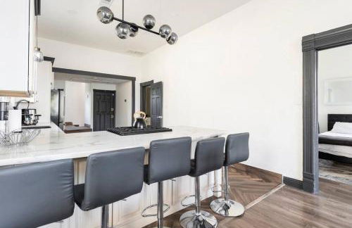 The Black and White House - Foto 56