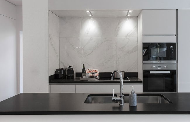 Unit 1 - Stylish Smart Home with Private Parking - Foto 9