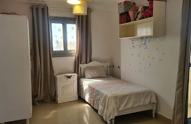 Females Only Host is Woman Citycenter - Foto 4