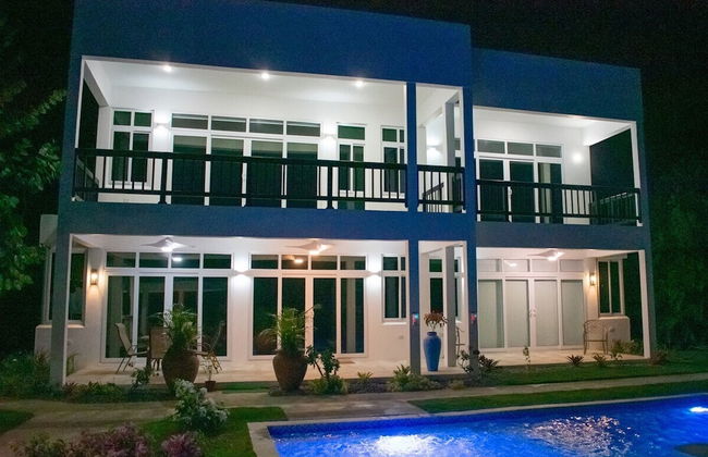 The W Villa 5 B R Oceanfront w Staff - Photo 26