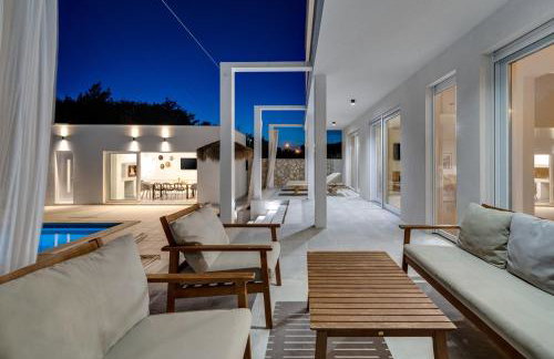 Villa Zen with 4 bedrooms, private 32 sqm pool, summer kitchen, 7 km from the beach - Photo 37